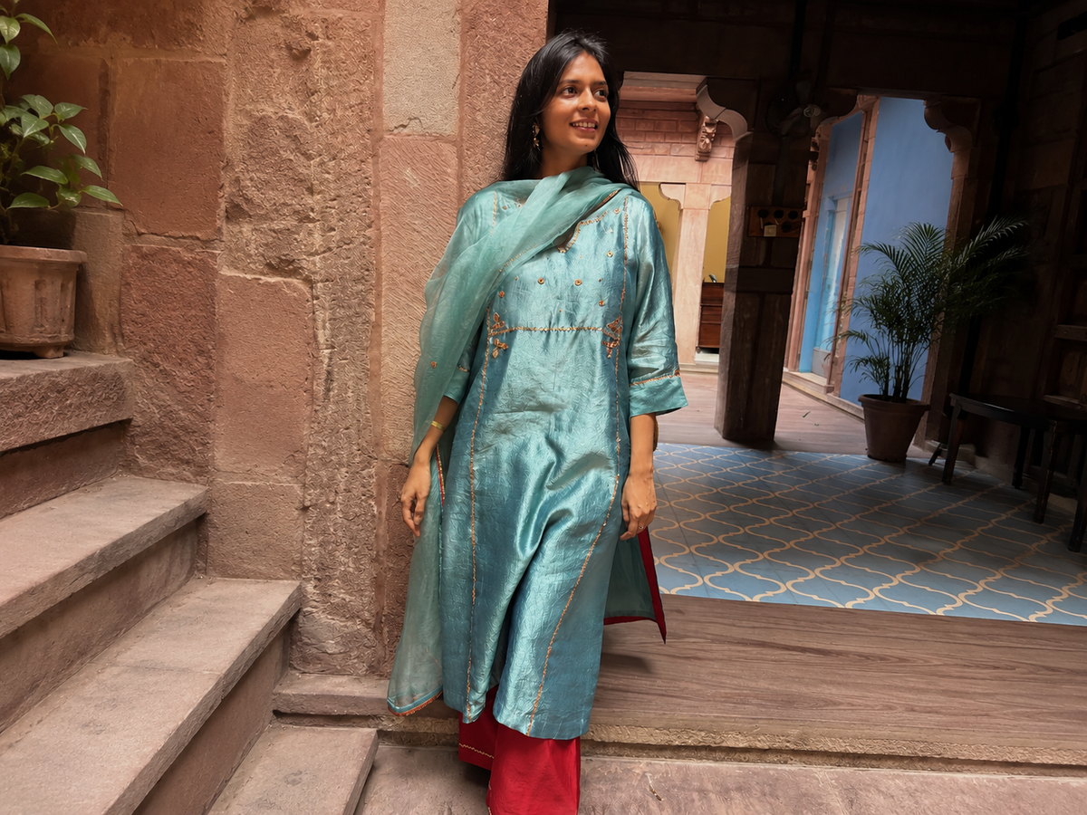 Mishkat gotta silk set